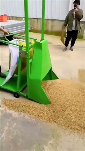 Clever bagging process of grain using creative tools