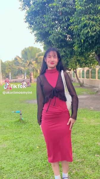 Fashionable Walk in the Park: Stylish Outfit Inspiration