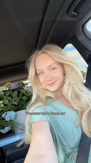 Olesya on Instagram: "Day 3 | Life just got a little more beautiful 🫶🪻💕 Celebrating my beautiful, wonderful sister (she married my cousin, but we are now sisters okaaay) @_egorovadianaa_ 🤌🏼 Her influence on me over the past couple of years is notable! She turns everything she touches into something beautiful ❤️ She treasures and cultivates friendships so easily and intentionally. Studio @abide.studios 💕"