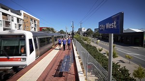 This weekend at Scitech, explore the wonders of the Animal Kingdom in our planetarium show! Celebrate World Bee Day on Saturday with guest speakers and dive into the fascinating world of these vital pollinators🐝. Plus, with free transport on Sundays for SmartRider holders, getting to Scitech from the City West train station is a breeze! Don't miss out on a fun-filled weekend for the whole family 👉 https://bit.ly/3UQuBS9 | Scitech