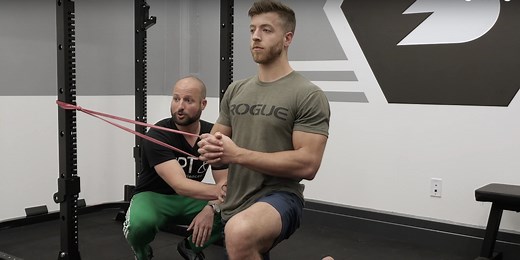 3 Pallof Press Variations to Superset With Your Lifts | BarBend