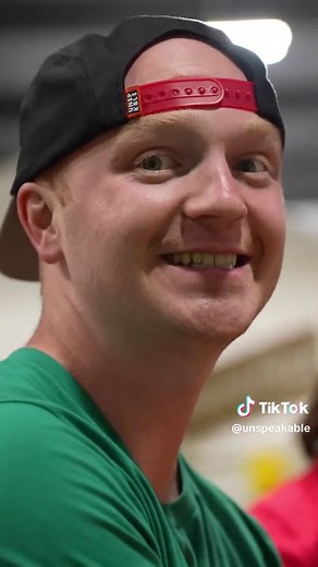 ¿Alguna vez has visto una casa VOLAR?! 🎈