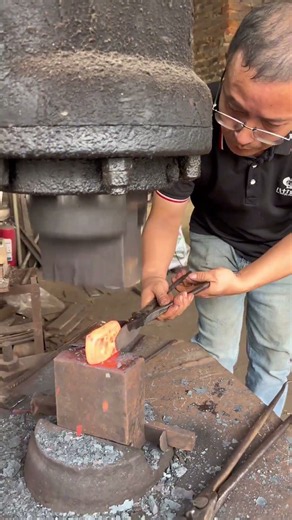 Episode 1: Steel balls sharpen kitchen knife! Dad's knife is super sharp!