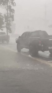 ⛈️ A severe storm cell has brought wild weather to Gympie, with parts of the city centre inundated by heavy rainfall and hail. 😲 Share your storm pics: 👇 | The Gympie Times