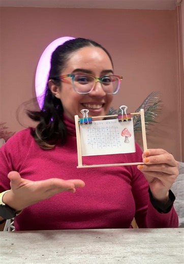 Seguí este tutorial para crear mi calendario aesthetic y este fue el resultadoooooo!!!💜😱 ¿Qué opinas? ¿Quedó lindo?