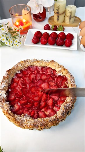 Strawberry filo pastry pie 🍓