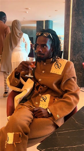 J’ai assisté au lancement officiel du programme FÉM – WeLeadHer et j’ai eu l’honneur de me produire devant un public aussi exceptionnel que passionné. Merci à Madame Seck pour l’invitation et la confiance. #Slam #ONUFemmes #slam #kingtorodo #senegal