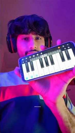 Playing piano on computer keyboard 🤩 #mrsurenzo #piano #art #music