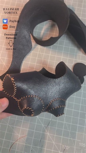 Making 3D Leather Female Torso in 60 Secs! xTool S1 #xtools1 #halimahvortex #handmade #leather #diy