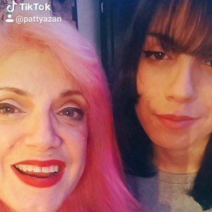 "Home" para nosotras esta fue la cancion de el año ❤ en Tik Tok #voiceactress #motherdaughter #madreehija #madre #love #lachicatoon #thattoongirl #cominghome #home #srayhome | Patricia Azan