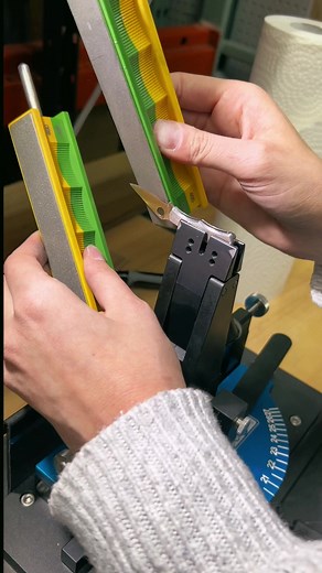 Feelin’ the Burr #knifesharpening #smallknife #wickededgesharpeners #knifetok #wickededge