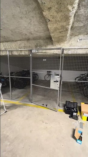 Installation Ferme-Porte ASSA ABLOY 🚪 | Local Vélo au Pecq 78230 – Serrurier-Locksmith® 24/7