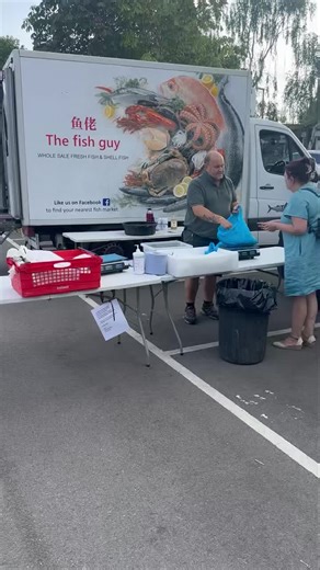 Fish Guy on Instagram: "Rain or shine the Oxford fresh Fish market returns to summertown as normal this Friday🐙🦐🦞👌🪼💃 so if you love very fresh fish at cheaper and shop prices 🔥pop on down to see us at Oxford Summertown nursery, Marston ferry Road 5:30 PM to 7:30 PM, buy big or small, cash or card No congestion charge coming from summertown direction, no congestion charge coming from Haddington after 6 o’clock🦀🦀🐠🦑🦐🕺🏼🐟👍"