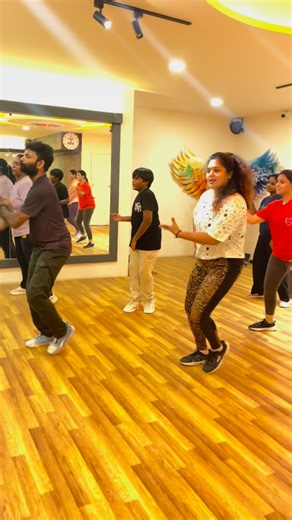 LA EVENTS ENTERTAINMENT AND FITNESS | Papasito 📻🎶 Feel the rhythm, move with love 💃✨ #ZumbaAmor #zin118 #zin118papasito #zumba #fitness #zumbafitness | Instagram