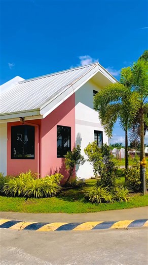 ✨ MURA na LOFT-TYPE sa LIPA? Dito ka na kay MARYA! NAKA 3,000 RESERVATION PROMO PA! 📍Along P. Torres St, Brgy. Antipolo Del Norte Area: 32 sqmLot Area: 36 sqm ✅ Provision for Living, Dining & Kitchen ✅ With Service Area ✅ Lofted Bedroom ✅ Toilet & Bath 💡 Perfect for your first home investment! 💰 Reservation Fee: ₱3,000 🏠 Downpayment: Starts at ₱7,603/monthOpen for Bank and Pag Ibig Financing 📌 Own a stylish & affordable home in Lipa today! Don’t miss this chance!For site visit, contact:Cypr