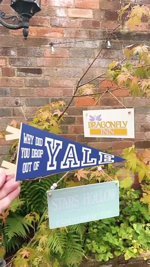 Gilmore Girls Yale Wooden Pennant Flag - Rory and Jess Fan Gift - Etsy UK