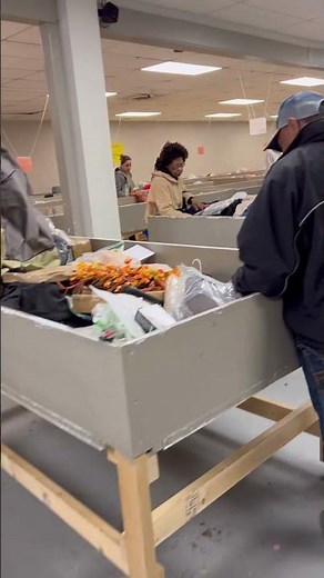 Bin Store Liquidation Shopping... First Time!