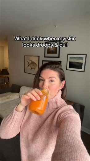 SARAH BONDS on Instagram: "Ruby Red Spritz 🍊✨ This bright, refreshing juice is one of my favorites simple, hydrating, and so supportive for skin, energy, and glow. What’s in it & why it works: 🥕 4 carrots Rich in beta-carotene, which the body converts to vitamin A — supporting skin cell turnover, smoother texture, and a natural, lit-from-within glow. 🍊 Grapefruit Packed with vitamin C and antioxidants to support collagen production, skin brightness, and overall clarity. 🍋 Lemon Supports dige