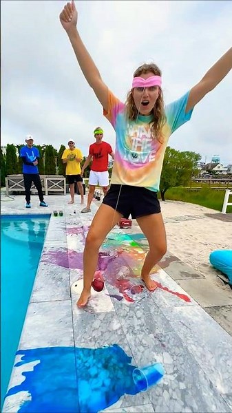 Brother VS Sister CUP CHALLENGE 😱