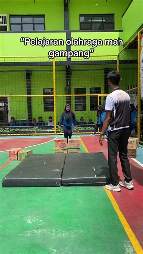 Senam Lantai di Sekolah: Guru Penjas dan Olahraga Matras