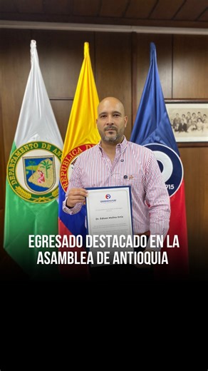 Nuestro Egresado Destacado 2025, @edisonmolinavet quien salió de la Facultad de Medicina Veterinaria 💚 Nos cuenta con orgullo y gratitud sobre su paso por #Uniremington y el gran aporte a su camino profesional, y hoy transforma la realidad de los animales y la sociedad del departamento, cómo diputado de la Asamblea de Antioquia ¡Todo un orgullo Uniremington! ❤️💙 #Egresados #Inspiracion #uniremington | Uniremington
