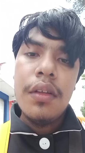 Cosplay de Zenitsu en la calle: ¡la diversión se detiene!