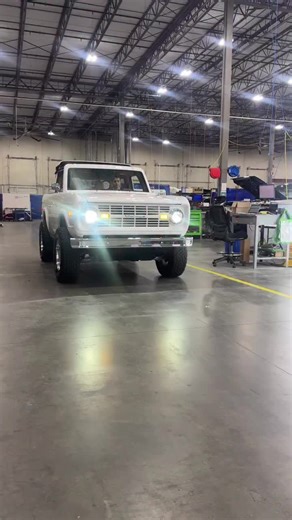 ORIGINAL: 🌙 Midnight snack: Pure White Modern Classic with chrome trim and Vintage stripes 🤌🏼 sweet dreams 😴 DM us or text 470-598-5419 us for inventory ☎️ . . . . Vintage design modern luxury 💯 this is not a restoration, it’s a Modern Classic equipped with safety features including 6 airbags and modern technology so you can have the best of both worlds 👏🏼 formerly Vintage Broncos 🚫 not associated with Ford Motor Co #classiccars #dreamcar #beverlyhills #luxury #malibu #palmbeach #califor