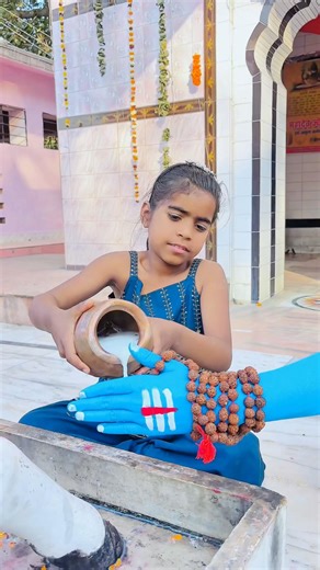 Mahadev ji ne jahar khane se roka 🙌🏼ak bachi ko 🙏#trending #shorts #viral #mahadev #bhakti