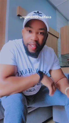 Understanding Hand Gestures in Everyday Conversations