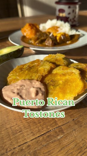 Delicious Puerto Rican Tostones: Quick and Easy Recipe