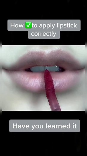 Easy Lipstick Tutorial: How to Apply Lipstick Correctly