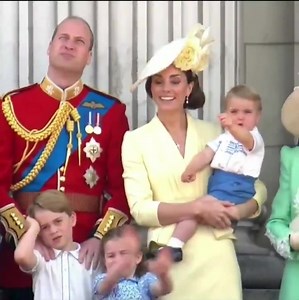 Their first Trooping The Colour as as family of five 🥹❤️ In 2019, little Louis made his Buckingham balcony debut, alongside his parents and siblings. He definitely stole the show with his cute expressions and royal waves ❤️ | Kate Middleton