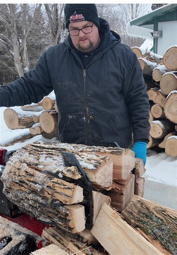 Ash going through the 12-way on our 35 ton High Output 🪓🪵🔥 #WolfeRidge #Professional #Firewood #Equipment #GetSplitDone