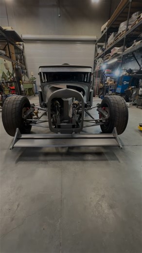 Give me fuel !!! So many small challenges in designing a fuel tank. How much fuel does it need to hold ? I was shooting for 15 gallons, but landed at 13.9. I was able to keep the design symmetrical and clear the steering. What about service and assembly? When the steering is installed the tank can drop from the bottom. Every pice has thought in to form, function and manufacturing. Mid engine problems… #fuel #tig #tightfit #midengine #oneofone | TQ Customs