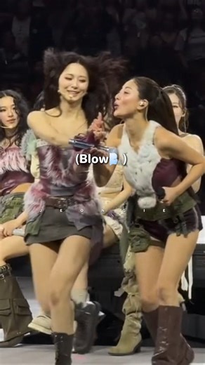 Tzuyu used her finger as candle for Jihyo's birthday🎂♥️ #twice #tzuyu #jihyo #birthday #nayeon #sana