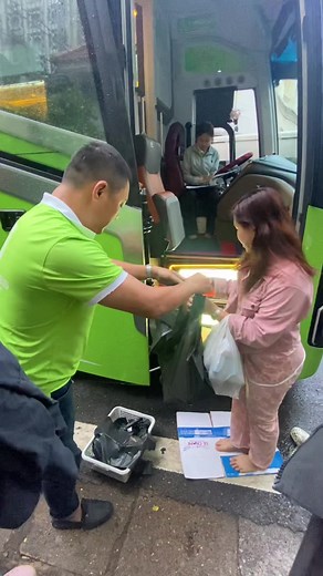 Exploring the Sleeper Bus Experience from Hanoi to Sapa