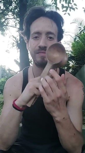 Is playing spoons easy or hard? 🤔🥄Learning how to play spoons is easier than it looks 😎🔥#spoons