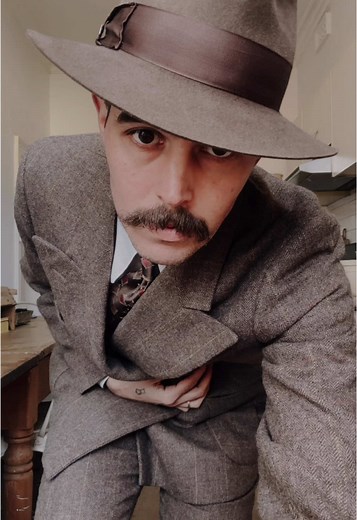Vintage Men's Fashion: 1940s Style for Men
