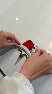 【Tesla's Christmas "Hat" Makeover🎄】Put a Santa hat on your Tesla and blend tech-sleek style with festive cheer in one go!Custom-made to fit the logo perfectly, the vivid red hat with white trim catches every eye,✨ making your ride stand out in the Christmas seasonWhether cruising on the street or parked in the lot, it’ll be the spotlight of the holidays, adding full Christmas vibes to your car and letting you start a trendy end-of-year ride!🥰 | Justoya