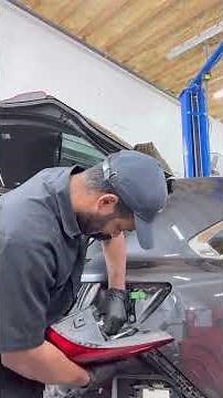2016 Acura MDX taillight removal