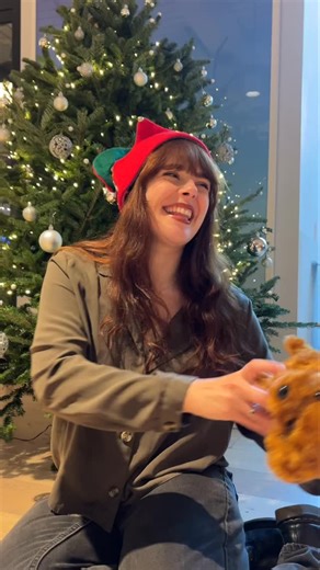 🔋✨THIS IS YOUR SIGN TO REMEMBER TO BUY BATTERIES FOR CHRISTMAS DAY ✨🔋 Pick up a packet next time you’re in store 🫡 Toy shopping | Christmas shopping | relatable parent humour | Christmas Day | Christmas presents | electronic toys | The Entertainer