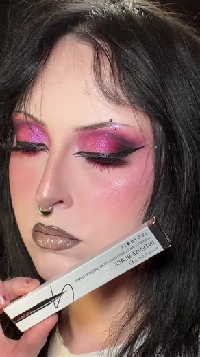 This @Judydoll_official ink glider liquid eyeliner is so pigmented and last so long! ✨ . Smudge proof with up to a 30hr wear! . . . #judydoll #eyeliner #eyelinertutorial #cbeauty #makeup