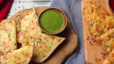 Garlic Chilli Cheese Toast Recipe