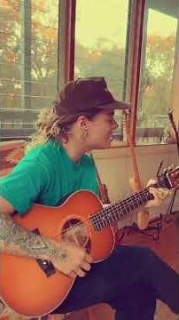 Tash Sultana - Pink Moon Live Acoustic version 2020