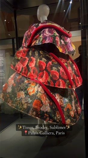 From weaving to embroidery to lace and printing - a celebration of savoir-faire. #paris #couture