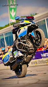 Mission: 300kg police bike wheelie – completed ✅ BMW Motorrad BMW Motorrad France 🔥 | Sarah Lezito