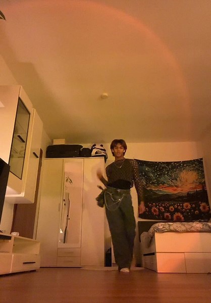 Mastering K-Pop Dance Splits: Tips and Techniques