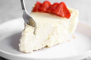 275K views · 629 reactions | This really is the best low carb and keto cheesecake recipe. Even my non-keto family proclaimed "This is the best cheesecake I have ever had!" Printable Recipe: https://jenniferbanz.com/the-best-keto-cheesecake#wprm-recipe-container-4858 | Low Carb Recipes with Jennifer | Facebook
