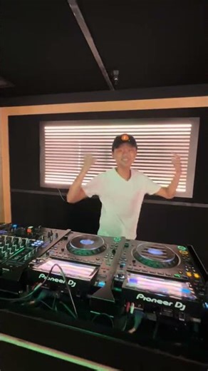 Looping practice for DJing! Make the loop so small it turns into a tone. #learningtodj #djtricks