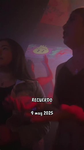 #recuerdos este día lo recuerdo como un día muy especial porque fue el recuento después de muchos meses sin vernos ya que la señorita había emigrado .. fue duro para ambas esa despedida, pero los planes de Dios fueron otros y está aquí con su familia completa y soy feliz por ella y por mí de tenerte sería otra vez.. Recuerdo que ese día fui a su casa y salimos a distraer la mente y olvidarnos por un momento de nuestros problemas.. @Marian Solano